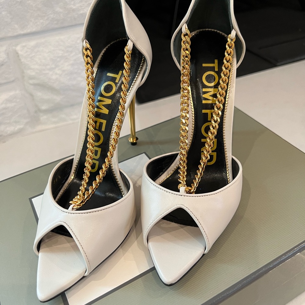 Tom Ford - Shiny Leather Chain Peep Toe Pump